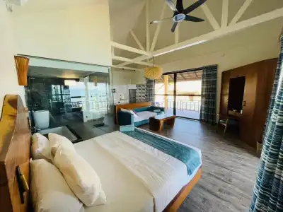 Absolute Beachfront Resort - 41