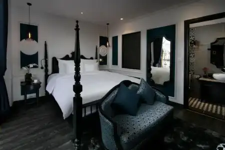 JM Marvel & Spa - 78