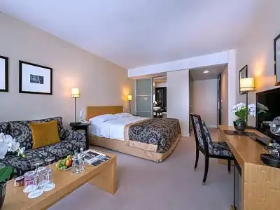 Jade - 105