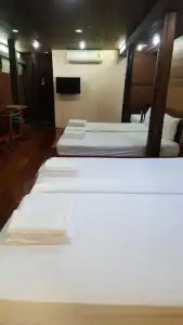 Ruean Mai Chai Khlong - 25
