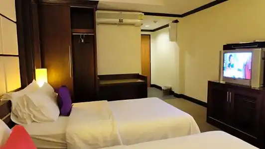 Grand Business Inn - 85