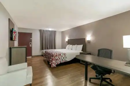 Red Roof Inn Baltimore - 29