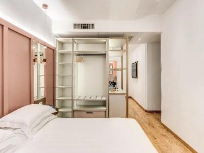 Relais Trevi 95 Boutique - 70