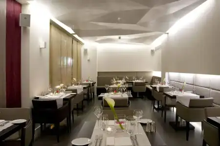 O&B Athens Boutique - 18