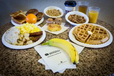 Best Western Plus Eastgate Inn & Suites - 13