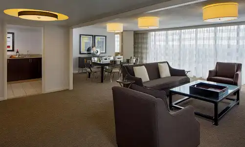 DoubleTree by Hilton Houston - Greenway Plaza - 12