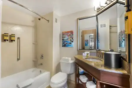 Best Western Plus Bellingham - 103