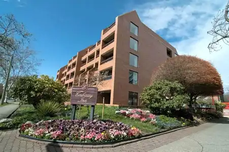 Embassy Inn - 26