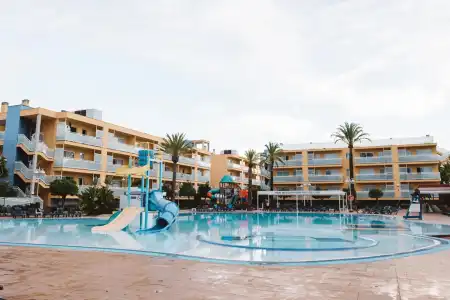 Apartamentos Turisticos Terralta - 0