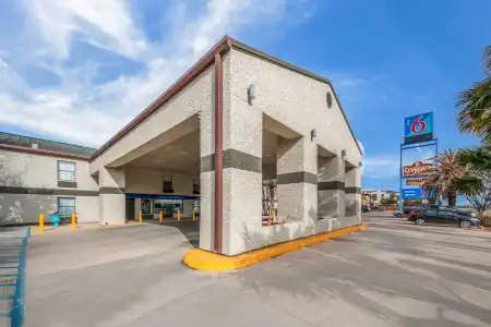 Studio 6 Laredo, TX - North I-35 - 0
