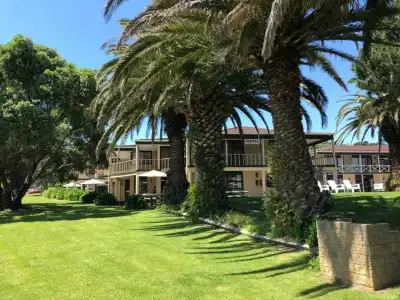 Half Moon Bay Motel - 47