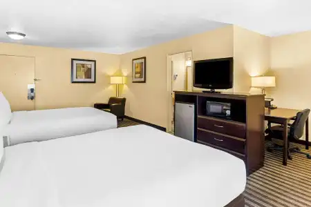 Quality Inn & Suites Vancouver - Hazel Dell - 5
