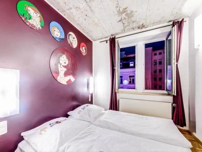 Five Elements Hostel and Capsules Frankfurt - 5