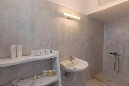 Phaos Santorini Suites - 9