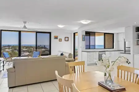 Burgess @ Kings Beach Apartments - 37