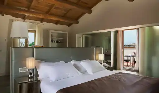 Navona Palace Luxury Inn - 2