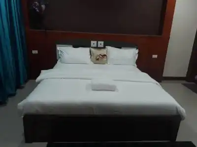 New Pind Balluchi Inn - 36