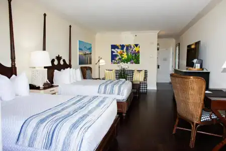 Inn at Pelican Bay - 41