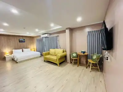 Usabai Riverside Boutique - 130