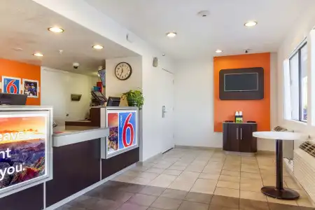 Motel 6 Phoenix, AZ - West - 1