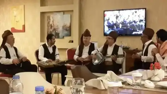 İzgi Turhan - 20