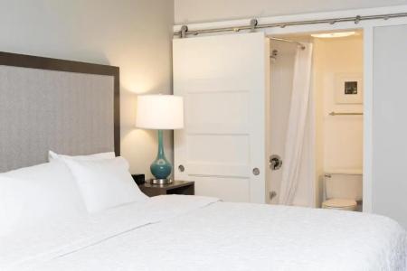 Hampton Inn Milwaukee-Northwest - 27