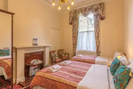 Menzies Guest House - 36