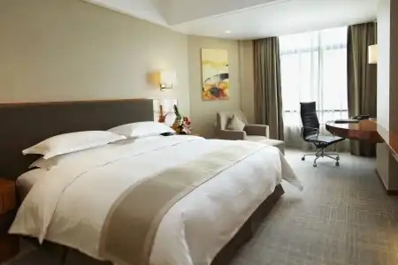 Ramada Plaza by Wyndham Shanghai Pudong Airport - 6