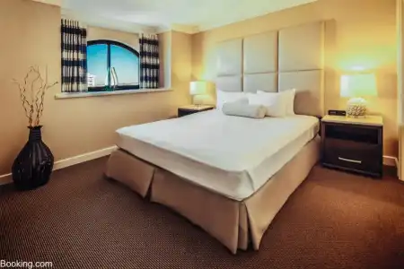 The Waterfront Beach Resort, A Hilton - 185