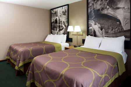 Super 8 by Wyndham Omaha NE - 3