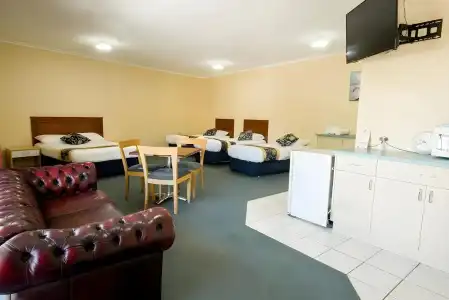 Jacksons Motor Inn - 28