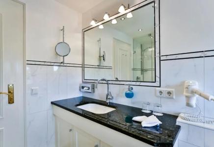 & Restaurant Jörg Müller - 17