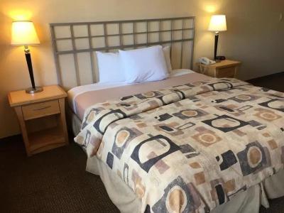 Inn on Broadway - 13