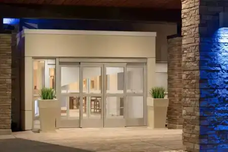 Holiday Inn Express Fayetteville – Fort Bragg by IHG - 11