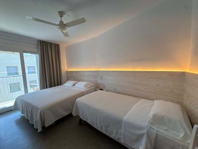 Hostal Rom - 30