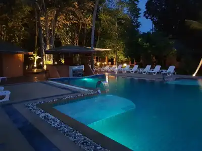 Lanta Pearl Beach Resort - 11