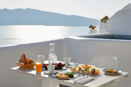 Allure Breeze Suites - 10