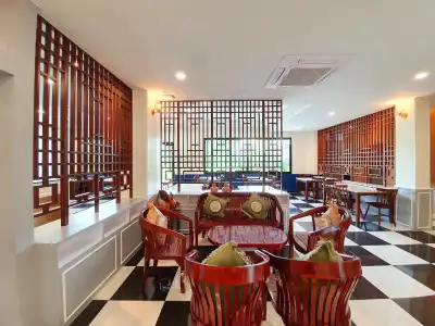 Usabai Riverside Boutique - 9