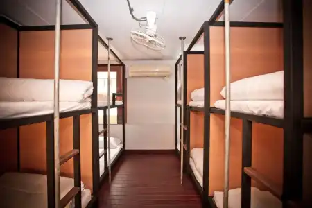 The Arak Bed Bar and Hostel - 30