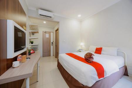 RedDoorz Premium near Ragunan Zoo 2 - 43