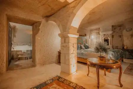 Serenus Cave Suites - 36