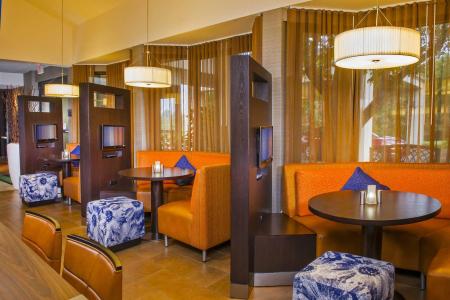 Courtyard Charlottesville - 4