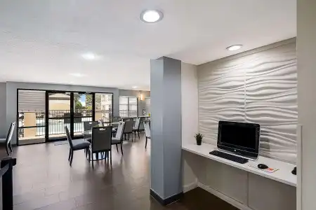 Quality Inn & Suites Irving DFW Airport South - 7