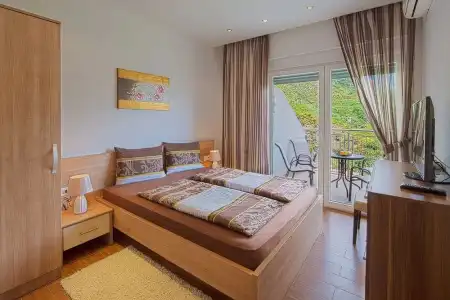 Montelux Apartments - 108