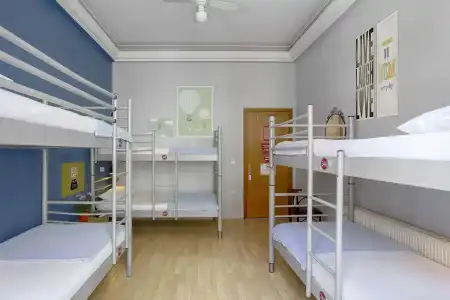 Hush Hostel Lounge - 3