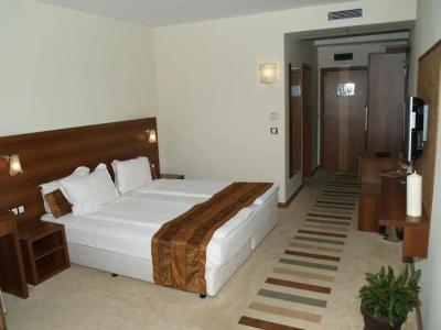 Laguna Beach Resort & Spa - 54