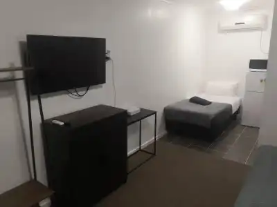 Avenue Motel - 5