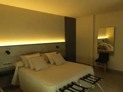 Oasis Plaza - 40