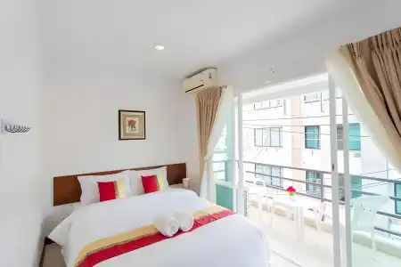 Nouveau Guesthouse - 2
