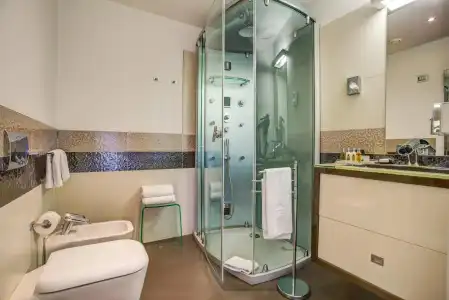 Premier & Suites - 9